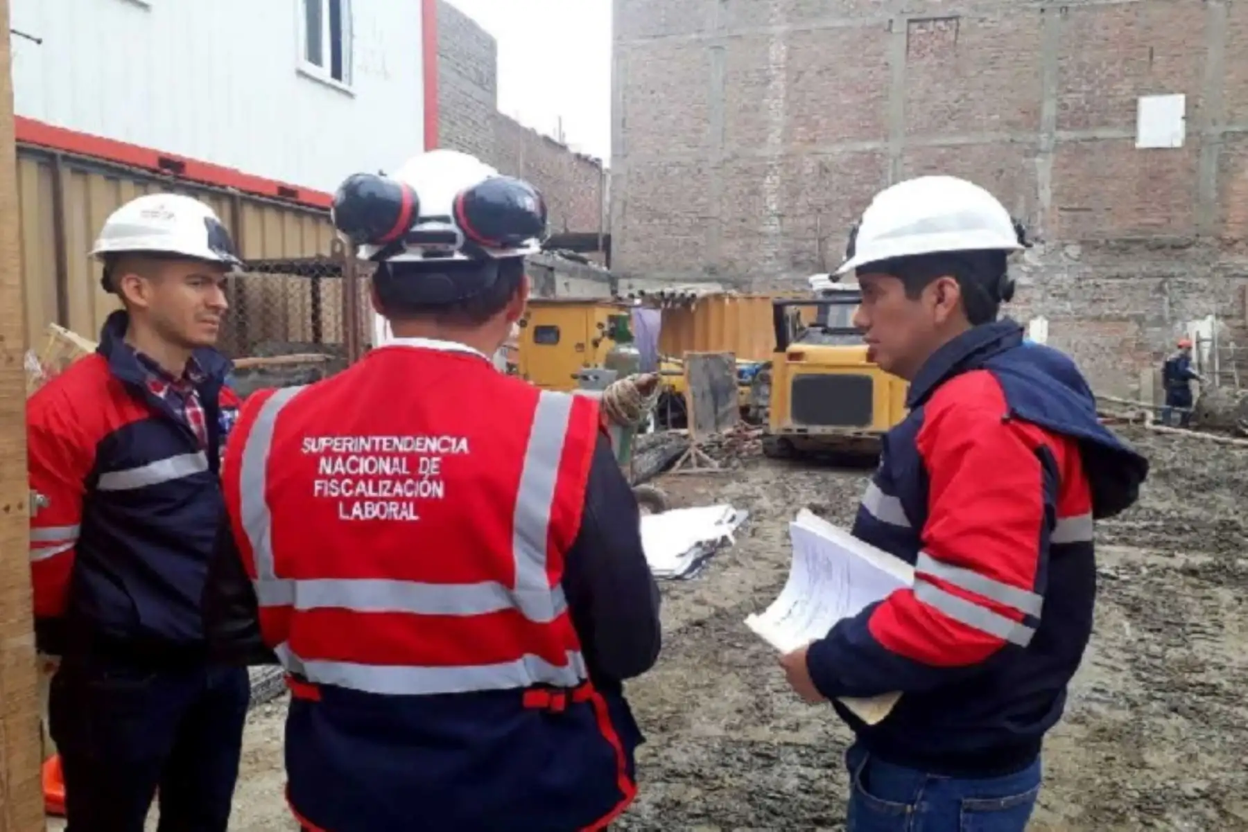 Inspectores fiscalizaron la seguridad y salud en el trabajo en empresas de distintos rubros para reducir la incidencia de accidentes de trabajo.