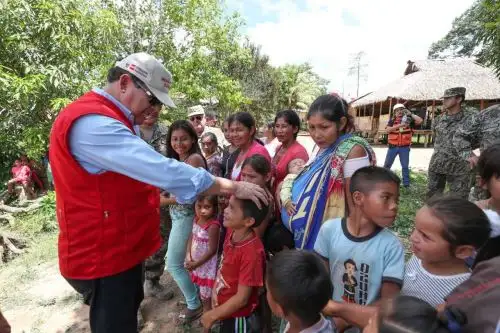 Las Fuerzas Armadas emplearán sus capacidades disponibles, como son vehículos, aeronaves y personal militar, para contribuir con las acciones dispuestas por el gobierno del presidente Martín Vizcarra para erradicar la anemia infantil, anunció el ministro de Defensa, José Huerta Torres, en la localidad de Puerto Breu, ubicada en la provincia de Atalaya, región Ucayali.