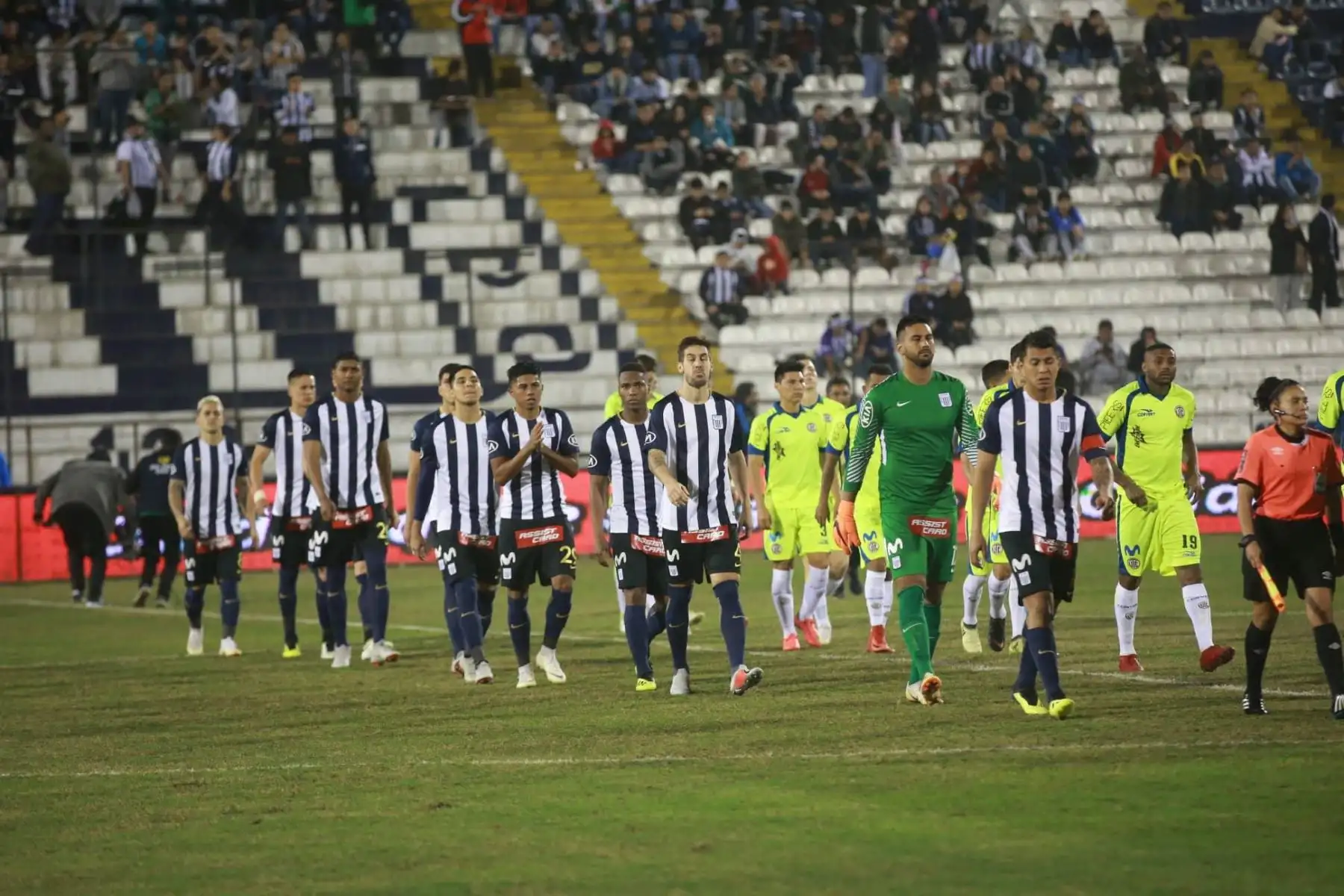 UTC de Cajamarca adelanta en el marcador ante Alianza Lima con gol del colombiano Donald Millán. Foto:ANDINA/Jhony Laurente