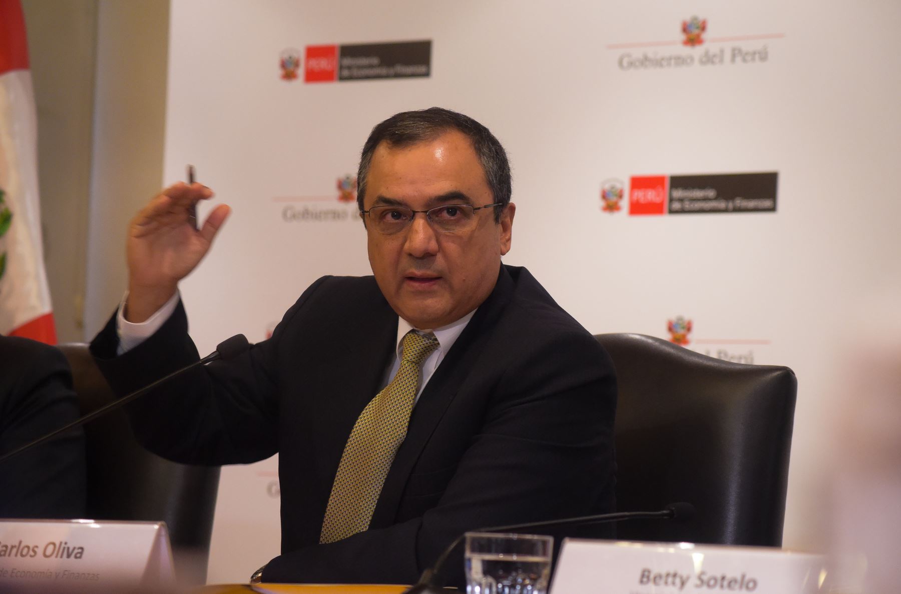 Ministro de Economía y Finanzas, Carlos Oliva. ANDINA/Difusión