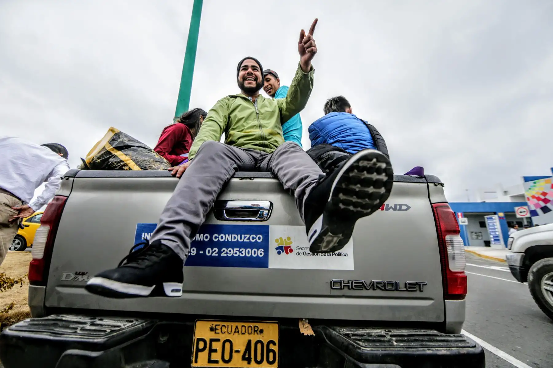 Venezolanos apuran el paso en el Centro Binacional de Atención Fronteriza de Ecuador (CEBAF), ubicado en Huaquillas, a pocas horas de cumplirse el plazo para su libre tránsito en el Perú. Foto: ANDINA/Luis Iparraguirre