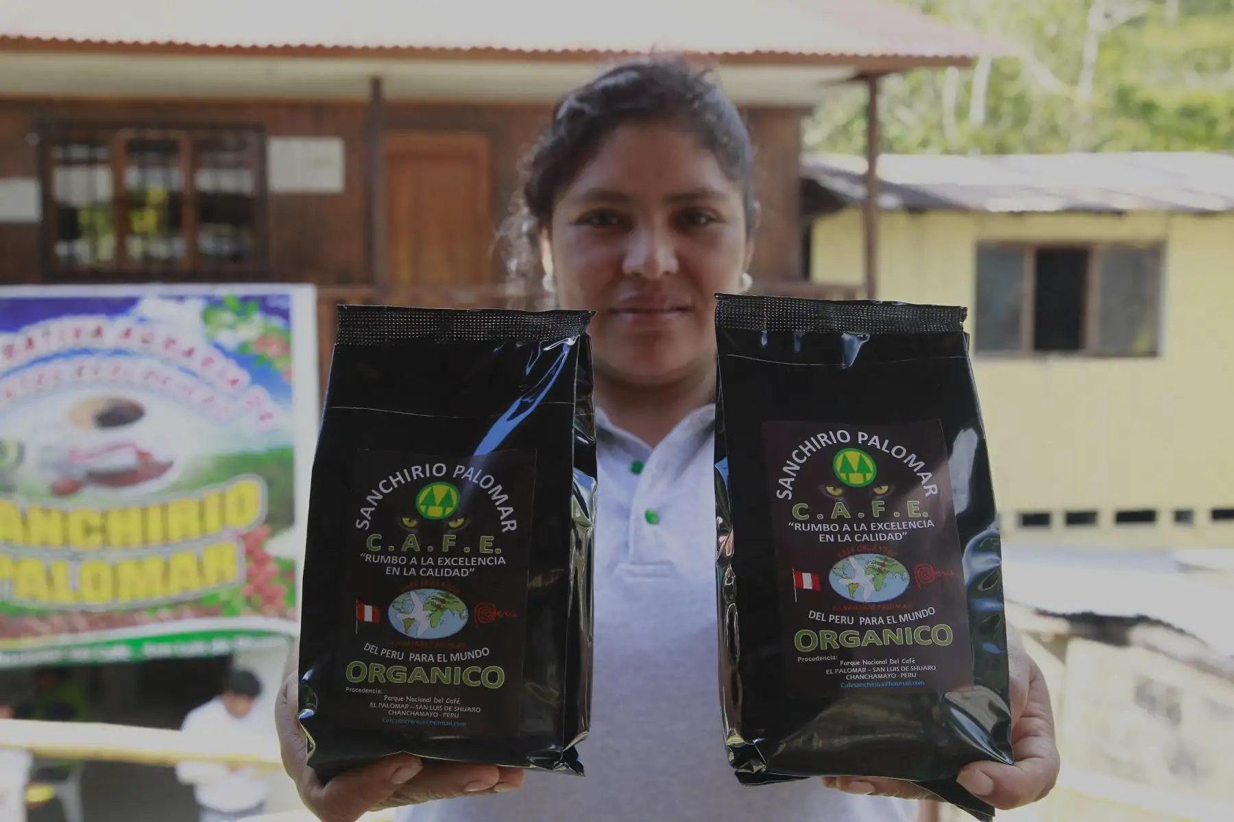 En el día del Café Peruano, visita al Centro Poblado de Sanchirio Palomar del Parque Nacional del Café en la Merced - Chanchamayo. FOTO - ANDINA /Eddy Ramos.
