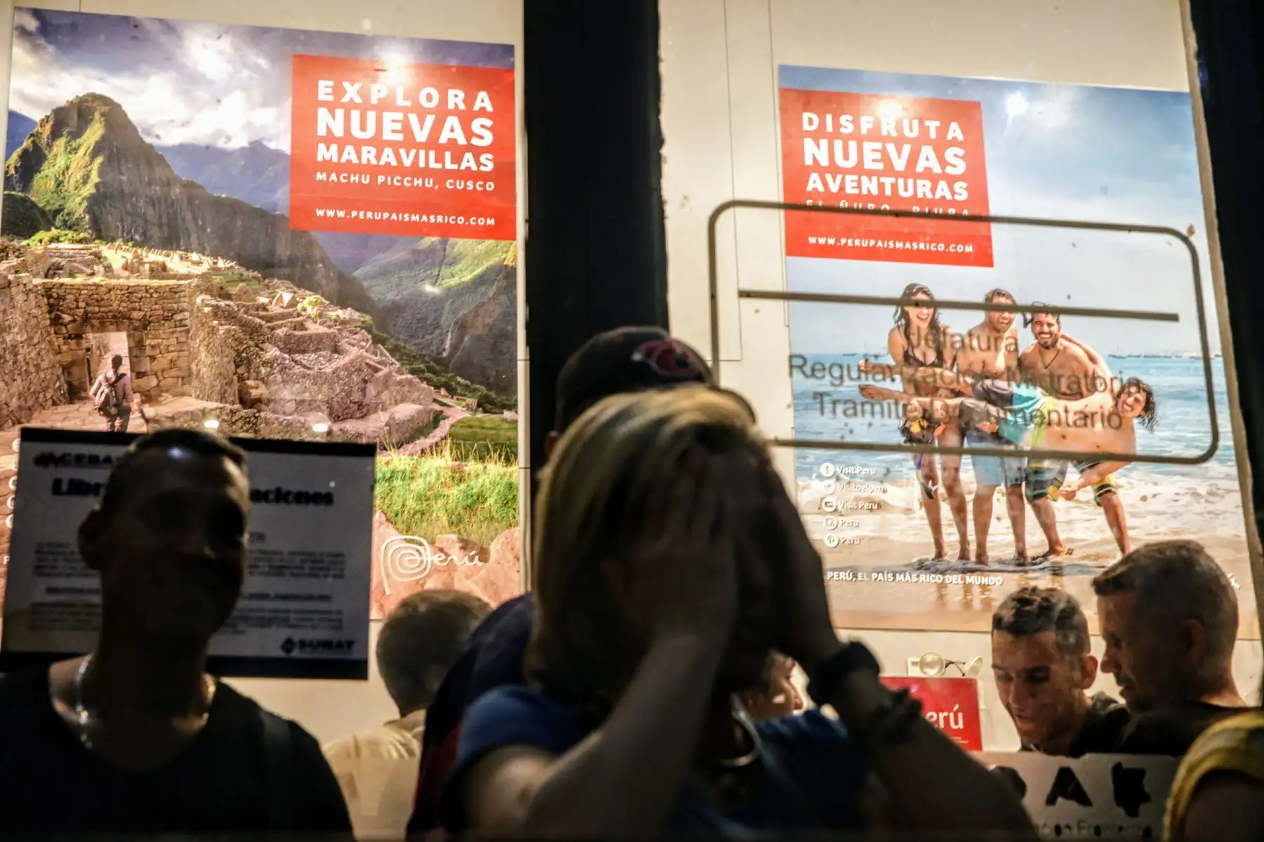 Migrantes venezolanos a la espera del permiso para ingresar a nuestro país, en el Centro Binacional de Atención Fronteriza de Aguas Verdes, Tumbes. Foto: ANDINA/Luis Iparraguirre