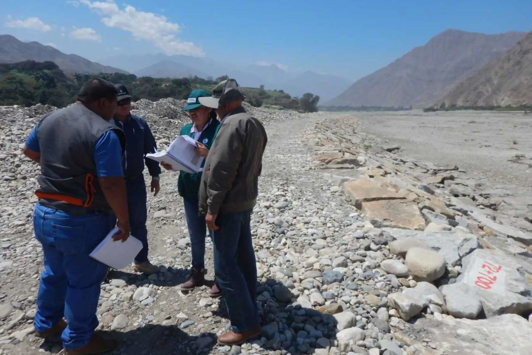 En el marco del proceso de Reconstrucción con Cambios, el Ministerio de Agricultura y Riego (Minagri) a través del Programa Subsectorial de Irrigaciones (PSI) viene cumpliendo el compromiso asumido el año pasado para ejecutar los trabajos de prevención en los ríos antes del inicio del periodo de lluvias.