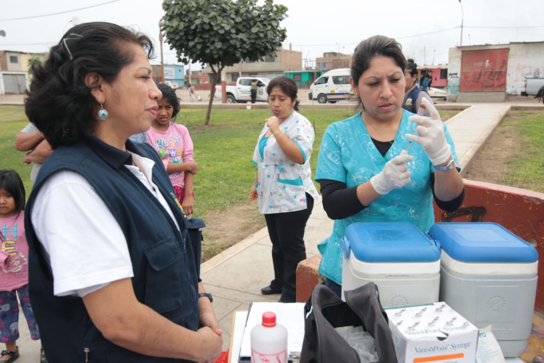 Más de 600 brigadistas realizan vacunación casa por casa contra el sarampión en el Callao. Foto: ANDINA/Difusión.