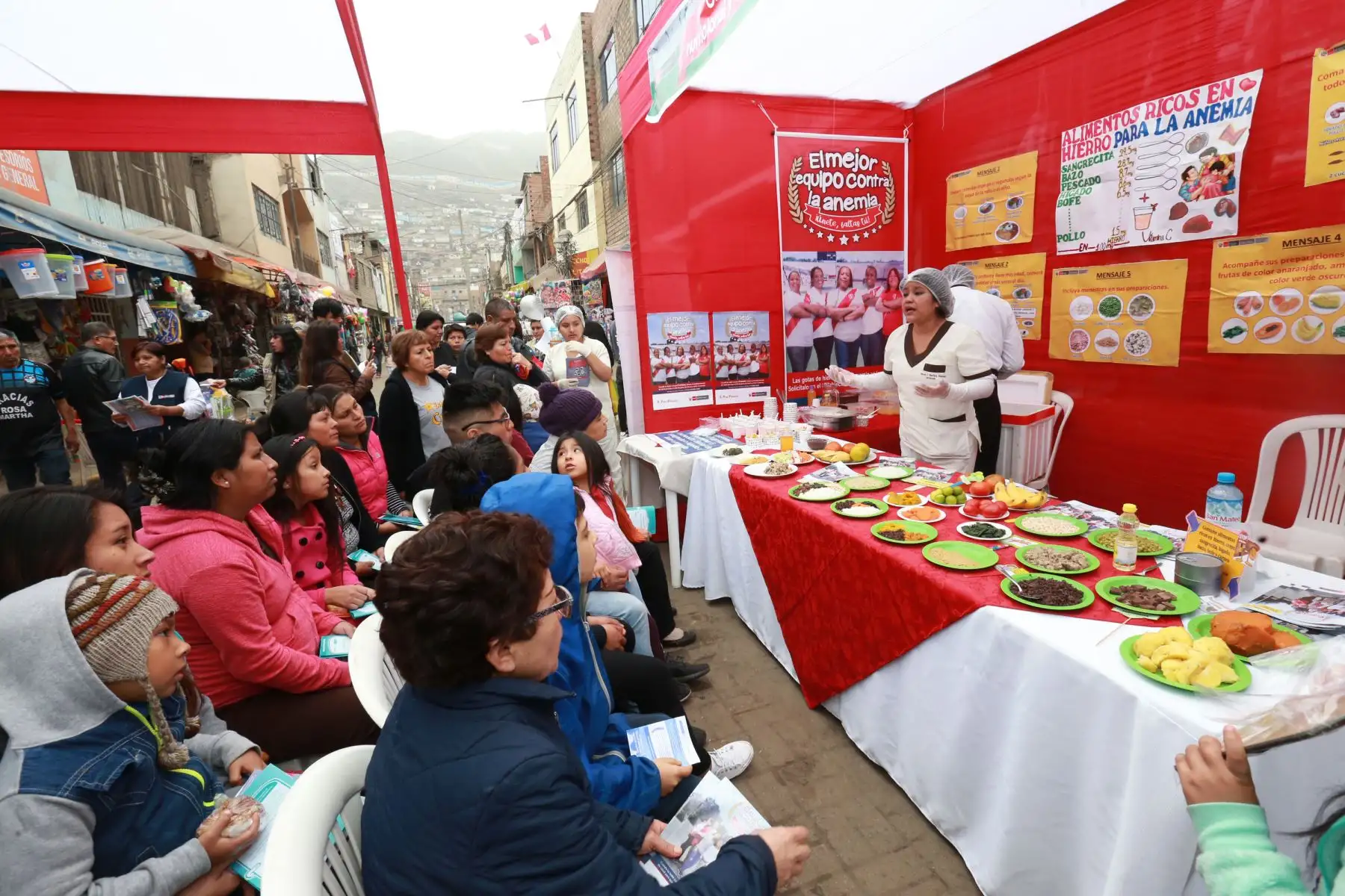 Recetas con vitaminas de hierro, en la Cuarta Jornada Nacional  contra la Anemia en el Agustino. Foto: ANDINA/Norman Córdova