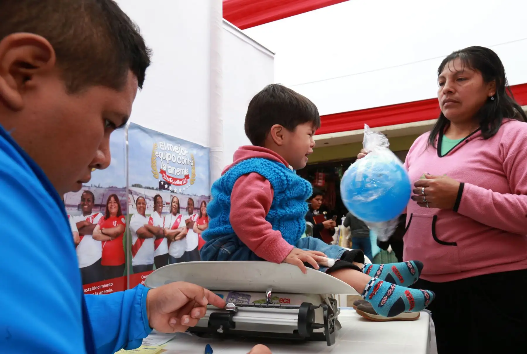 Cpontrol del peso de los niños, en la Cuarta Jornada Nacional  contra la Anemia en el Agustino. Foto: ANDINA/Norman Córdova