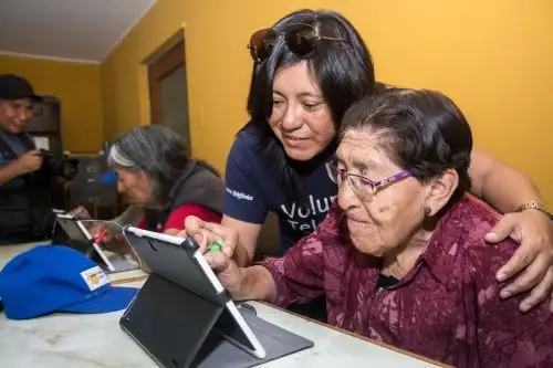 Ellos son una muestra del 30,7% de peruanos mayores de 60 años que tiene como lengua materna el quechua. Foto: Difusión