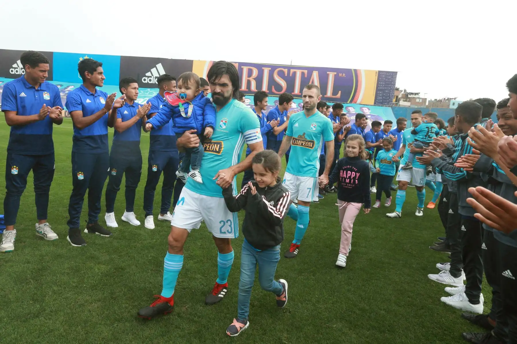 Cristal sacó lustre a su título de campeón al vencer 2-1 a Sport Rosario. Foto: ANDINA/Vidal Tarqui