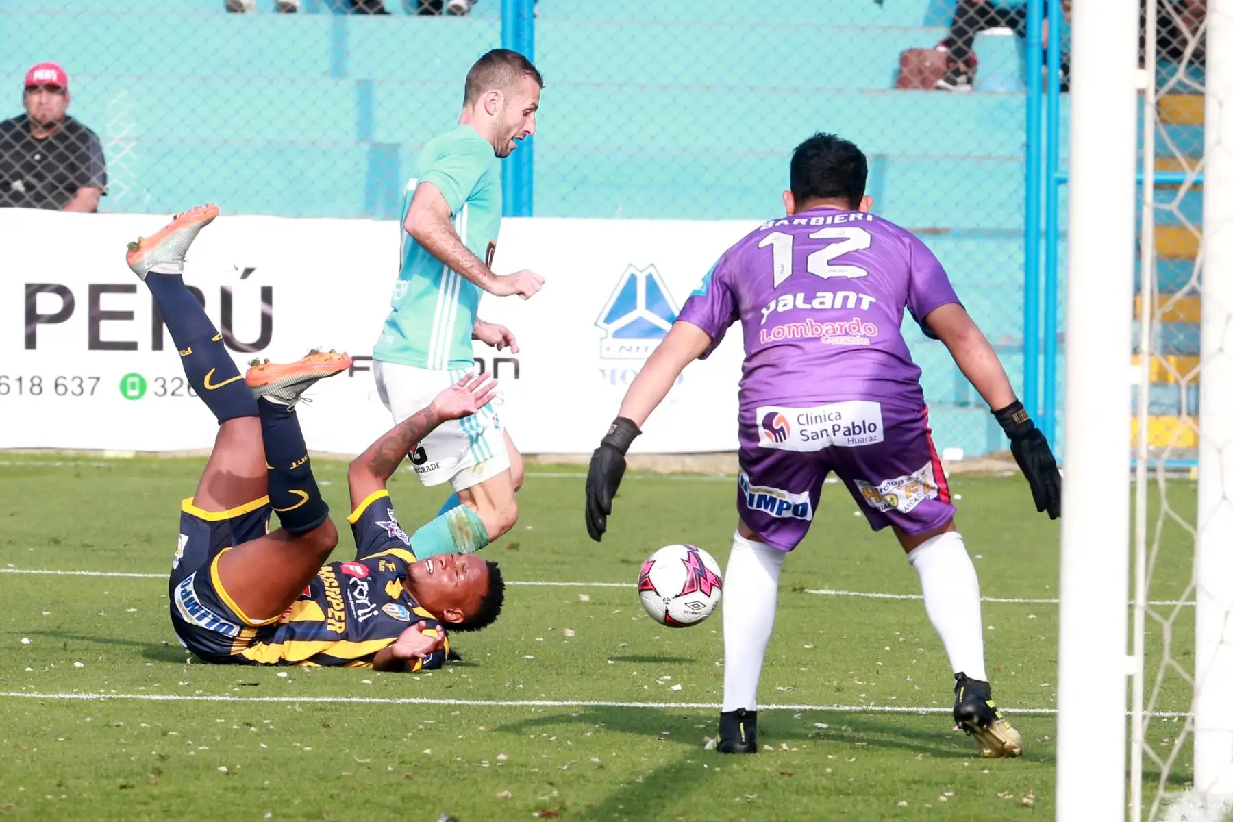 Cristal sacó lustre a su título de campeón al vencer 2-1 a Sport Rosario. Foto: ANDINA/Vidal Tarqui