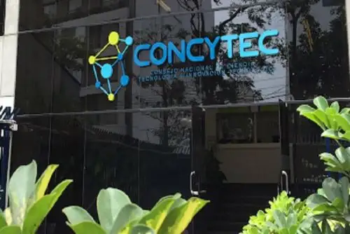 Expertos en incubación y emprendimiento tecnológico capacitan a universidades arequipeñas