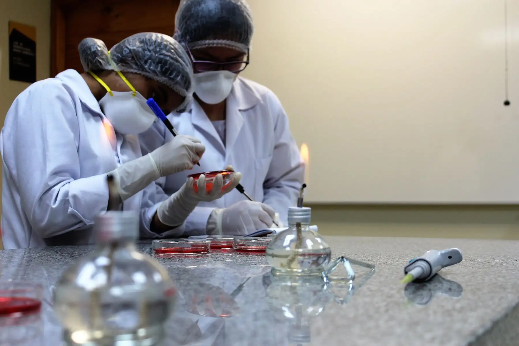 Estudiantes universitarios de Trujillo innovan con sistema que elimina bacterias de alimentos y disminuye los casos de intoxicación. Foto: ANDINA/Difusión.
