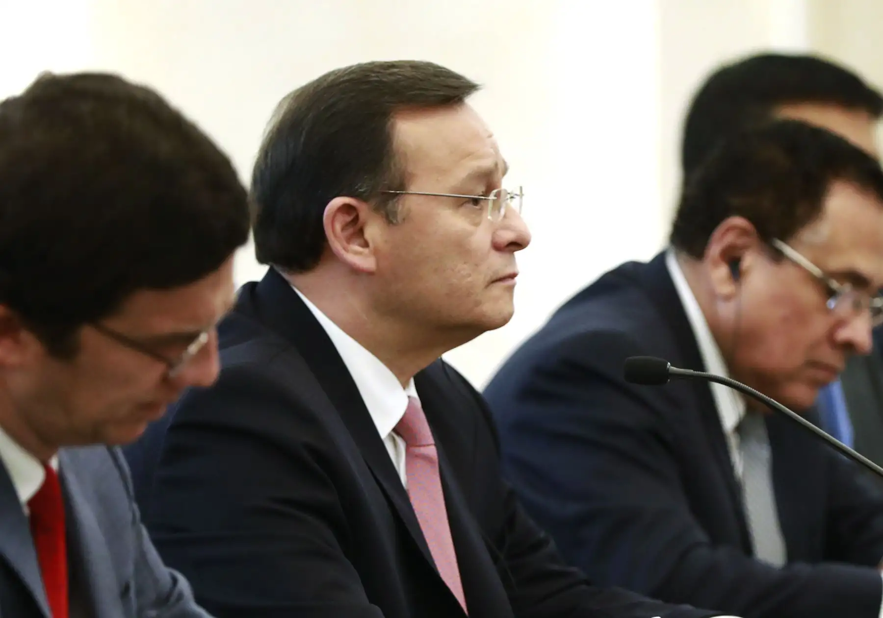 El ministro de Relaciones Exteriores de Perú, Nestor Popolizio, se reúne con el ministro de Relaciones Exteriores de China, Wang Yi, en el Ministerio de Relaciones Exteriores en Beijing, el 28 de agosto del 2018. Foto: AFP.