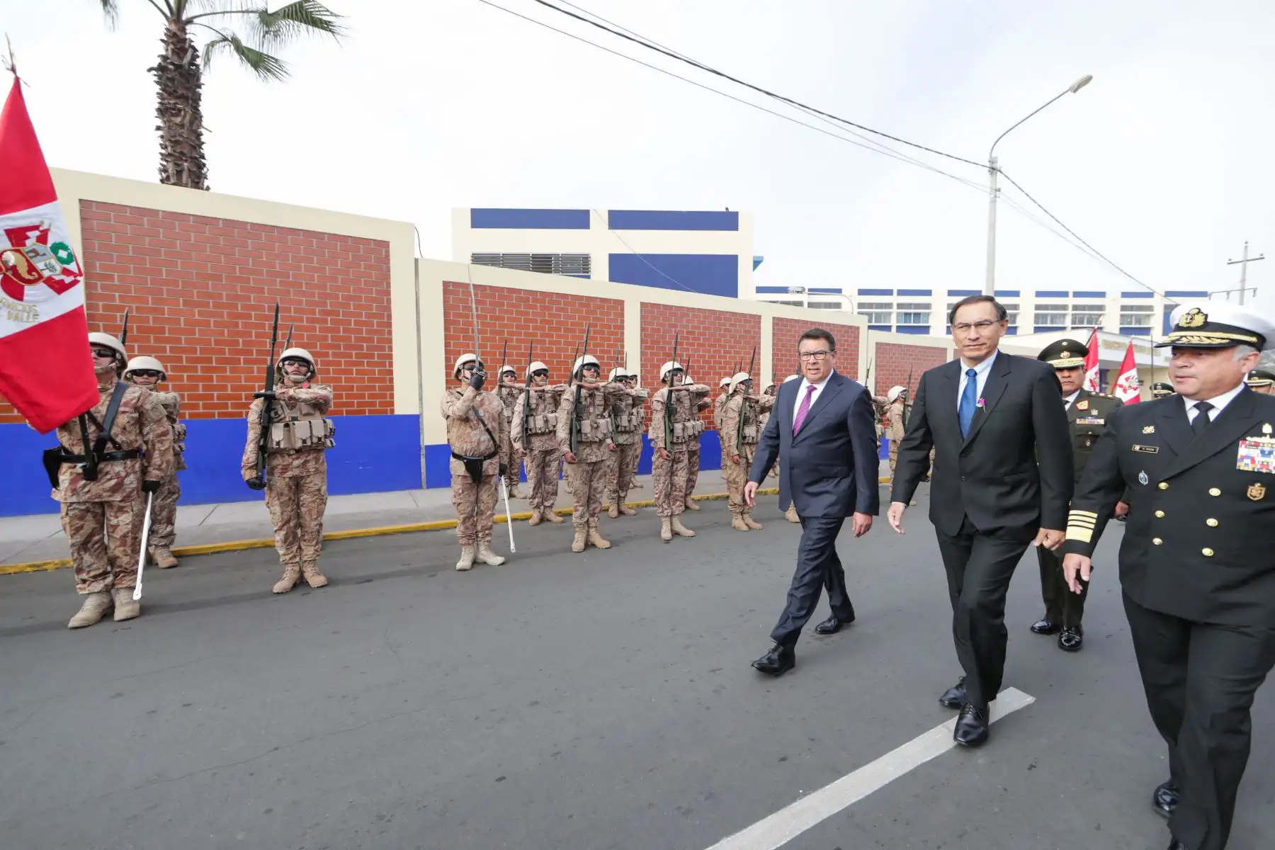 Jefe del Estado, Martín Vizcarra, asiste a la ceremonia en homenaje a la mujer tacneña en el marco del 89° aniversario de reincorporación de Tacna. Foto: ANDINA/Prensa Presidencia