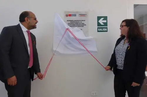 El ministro de Educación, Daniel Alfaro, y la primera dama de la Nación, Maribel Díaz, inauguraron las nuevas instalaciones del Colegio Inicial N° 446 Villa Viñani, financiadas mediante un convenio entre el Ministerio de Educación (Minedu) y la municipalidad distrital de Gregorio Albarracín Lanchipa.