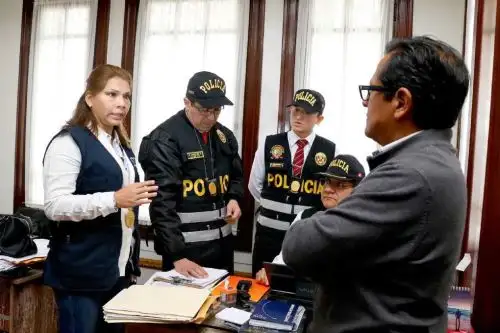 Incautan inmuebles a pareja de esposos vinculados a la red de Rodolfo Orellana.