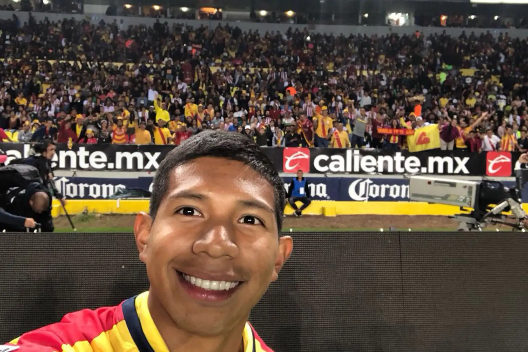 El jugador peruano,Edison Flores, fue presentado en el club Monarca Morelia de Mexico. Foto: ANDINA/Monarca Morelia
