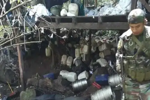 Policía destruye laboratorio clandestino de droga en Ayacucho