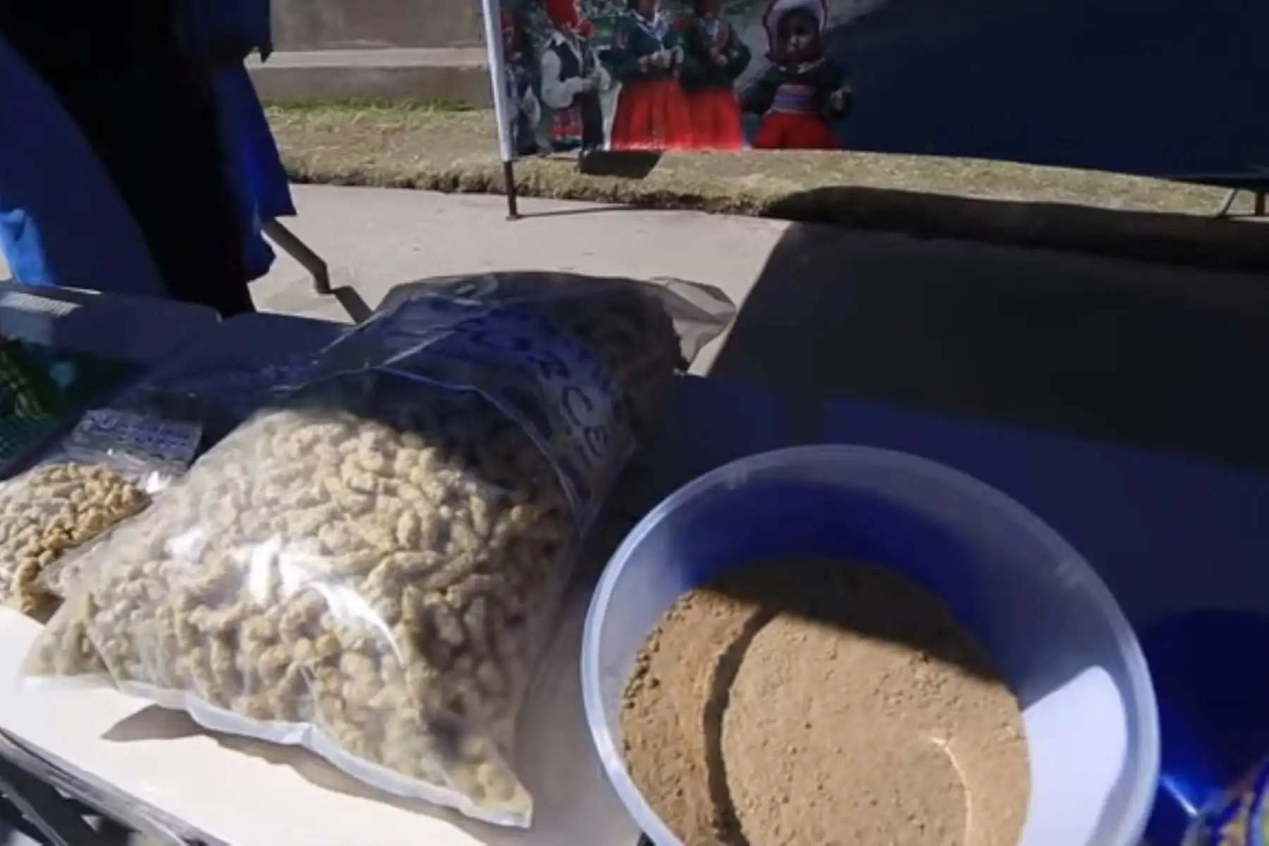 Un innovador "snack" que combate exitosamente la anemia, gracias a que está elaborado con cañihua e hígado deshidratado, ha sido creado por estudiantes de secundaria del Centro Rural de Educación en Alternancia Lupakas-Juli, en la región Puno.