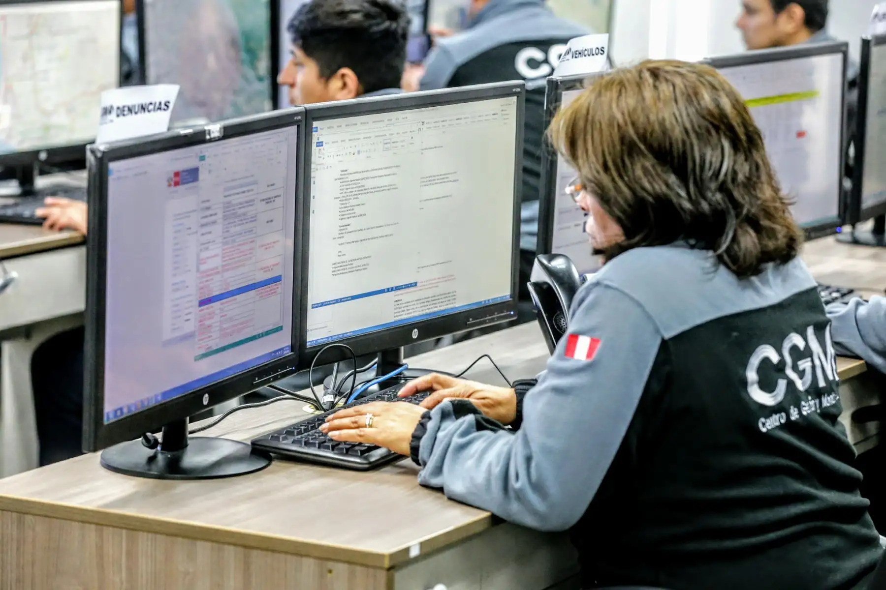 Gracias a su Centro de Gestión y Monitoreo, la SUTRAN cuenta con un registro en tiempo real del recorrido de los buses y camiones que tienen con dispositivos GPS. Este sistema permite reforzar el control de los vehículos, garantizando un viaje seguro para todos. Foto: ANDINA/Luis Iparraguirre