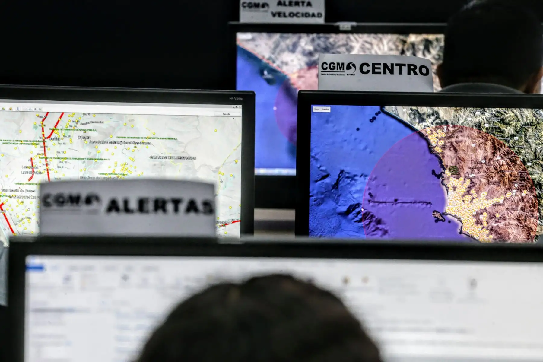 Gracias a su Centro de Gestión y Monitoreo, la SUTRAN cuenta con un registro en tiempo real del recorrido de los buses y camiones que tienen con dispositivos GPS. Este sistema permite reforzar el control de los vehículos, garantizando un viaje seguro para todos. Foto: ANDINA/Luis Iparraguirre