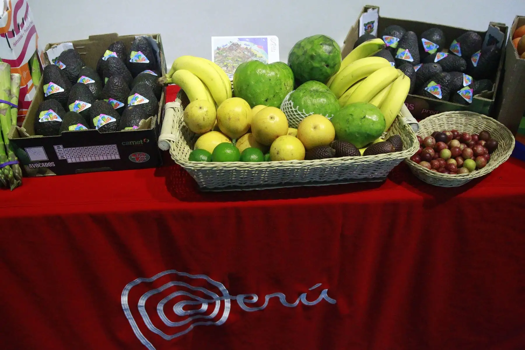 Frutas y productos que llevará la delegación  peruana al  Asia Fruit Logistica 2018 que se realizará en Hong Kong.Foto: ANDINA/Eddy Ramos.