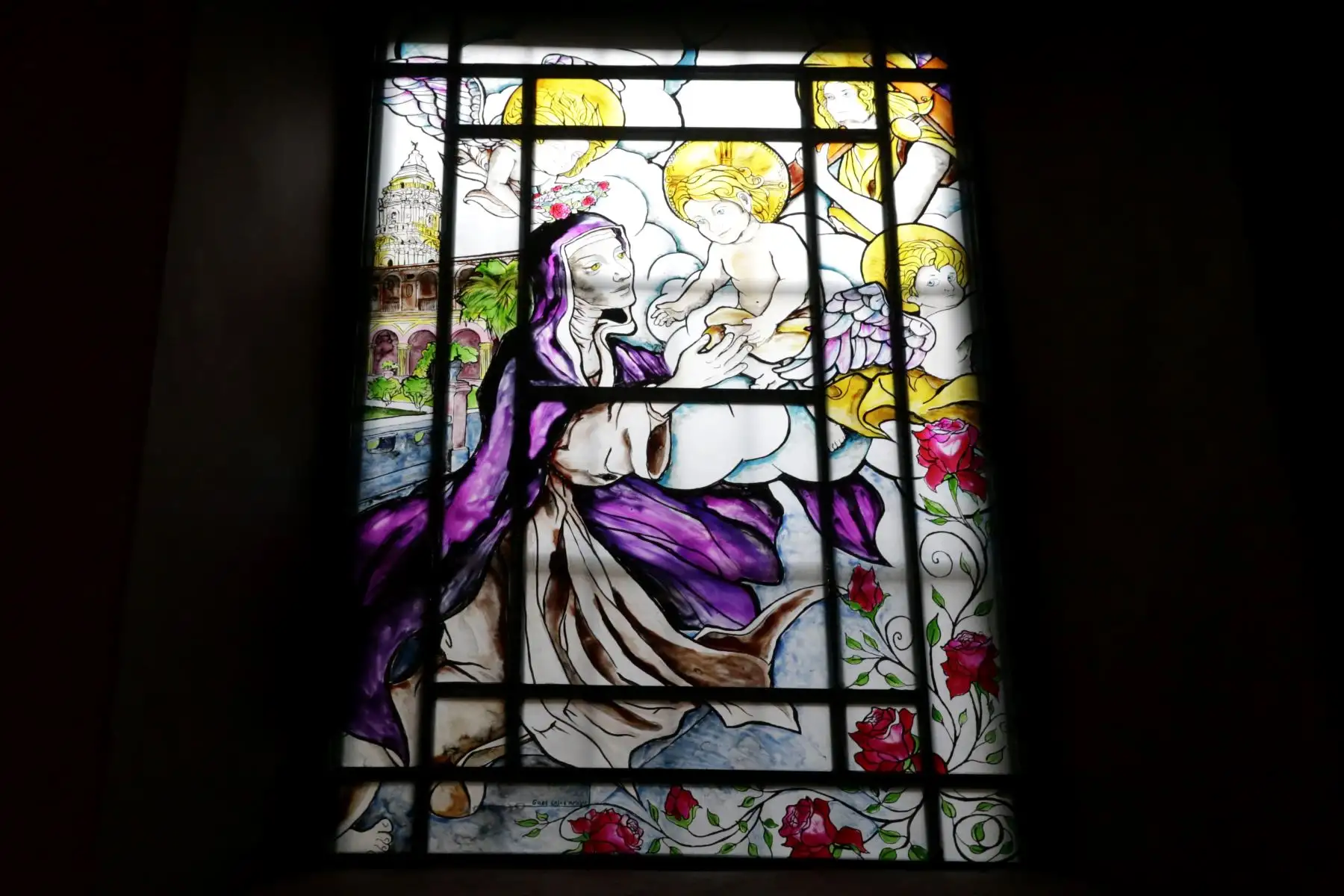 Vitral de Santa Rosa de Lima adorna la capilla hecha en su nombre en el Convento de Santo Domingo.  Foto: ANDINA/Melina Mejía