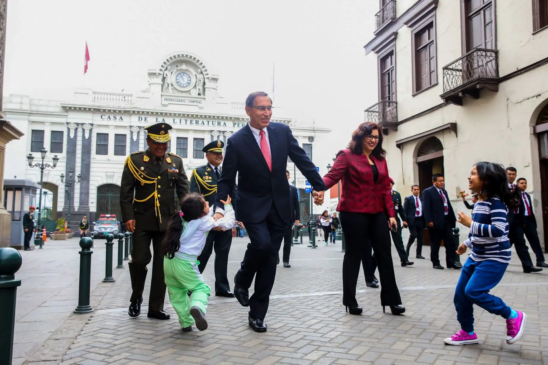 Presidente de la República, Martín Vizcarra, asiste a misa en homenaje a santa Rosa de Lima, en la Basílica Catedral. Foto: ANDINA/Prensa Presidencia.