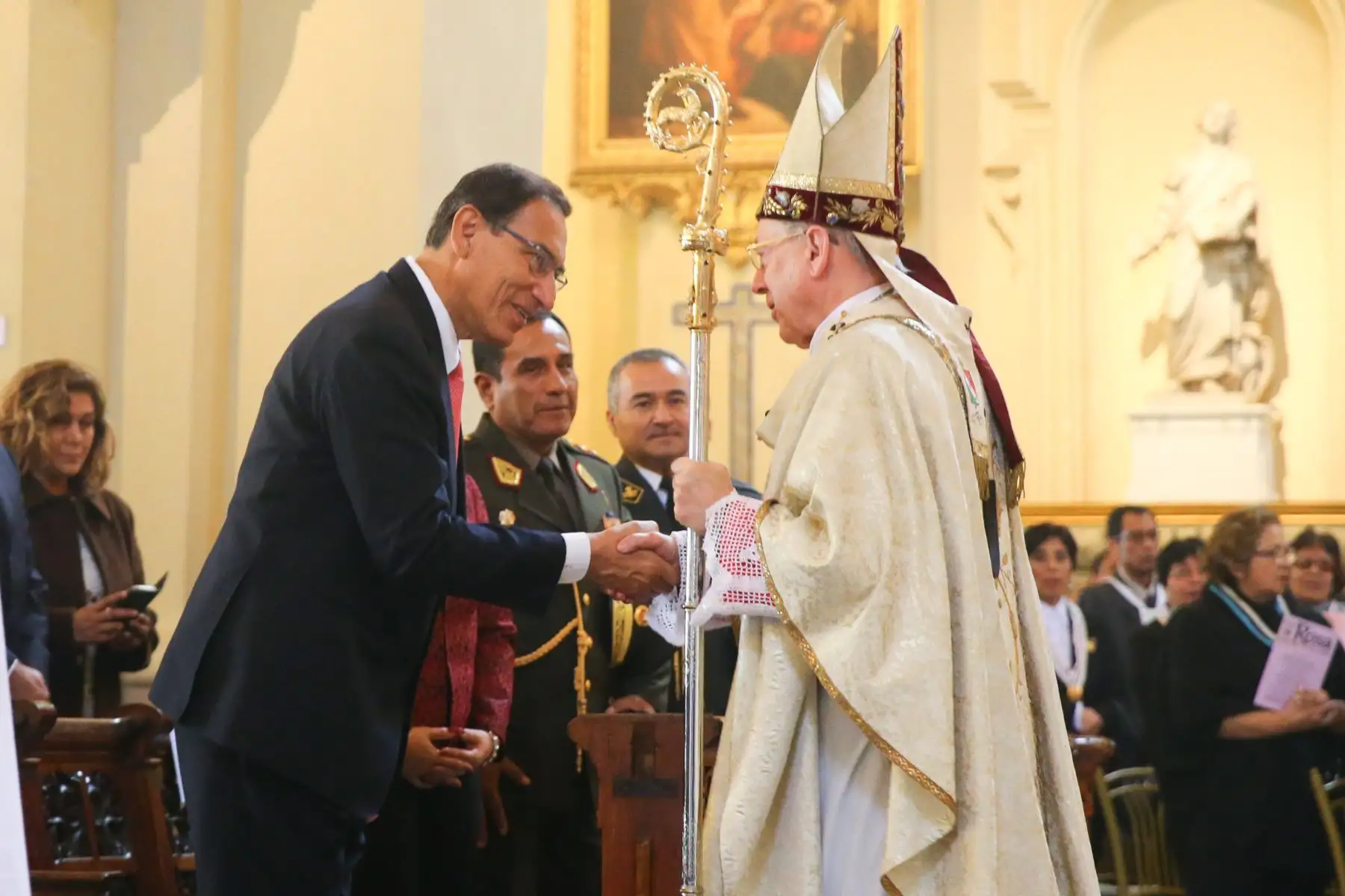 Presidente de la República, Martín Vizcarra, asiste a misa en homenaje a santa Rosa de Lima, en la Basílica Catedral. Foto: ANDINA/Prensa Presidencia.