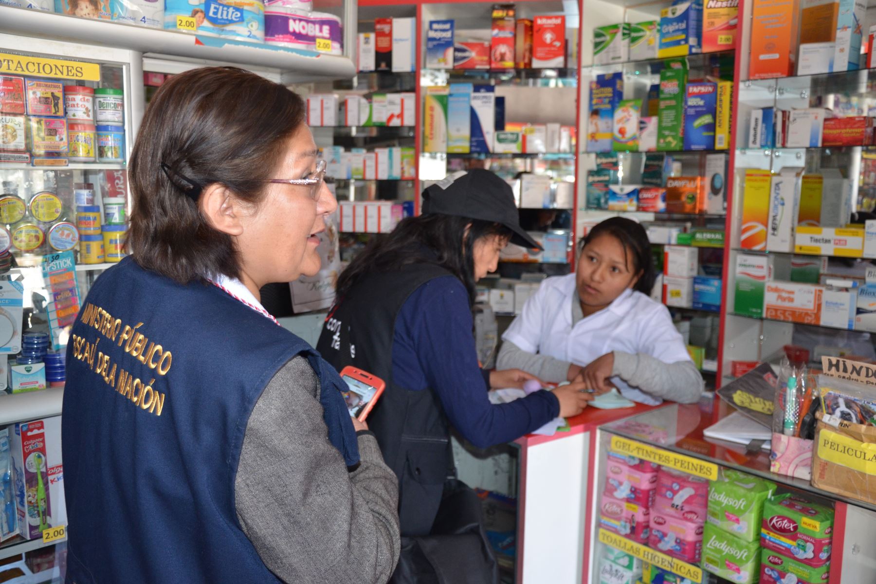 Incautan más de 2,000 medicamentos de farmacias informales en Huancayo. ANDINA/Pedro Tinoco
