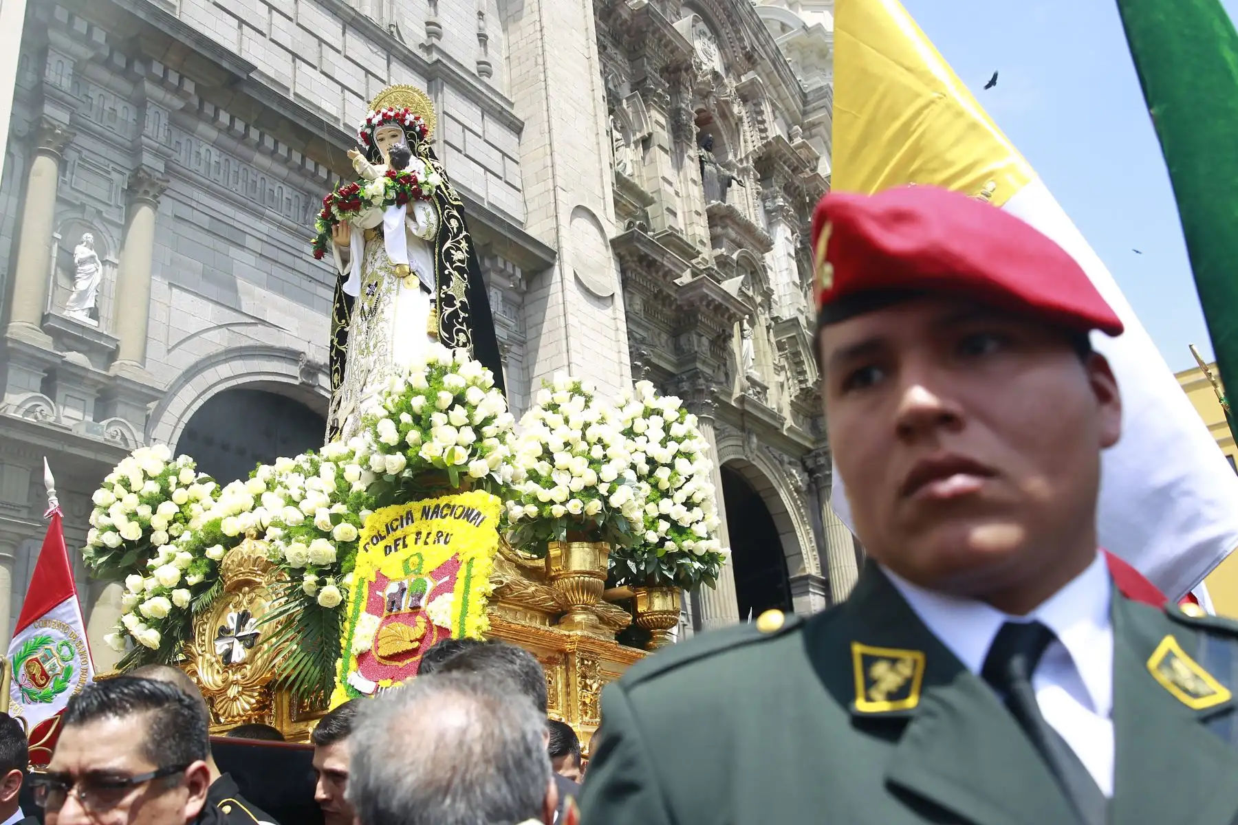 Procesión de santa Rosa de Lima, patrona del Perú, América  y las Filipinas, recorre las principales calles de Lima. Foto: ANDINA/Eddy Ramos.