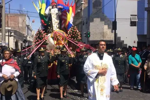 Arequipa celebra con procesión festividad por Santa Rosa de Lima. ANDINA