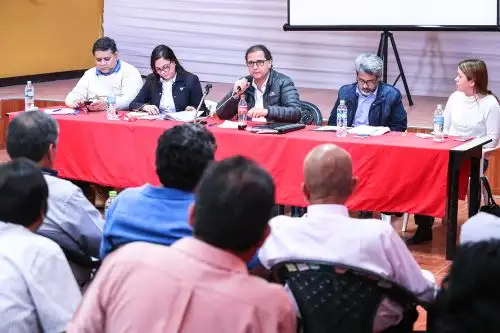 Ministro de Energía y Minas, Francisco Ísmodes, visitó Moquegua para supervisar cumplimiento de acuerdos con minera Anglo American. ANDINA/Difusión