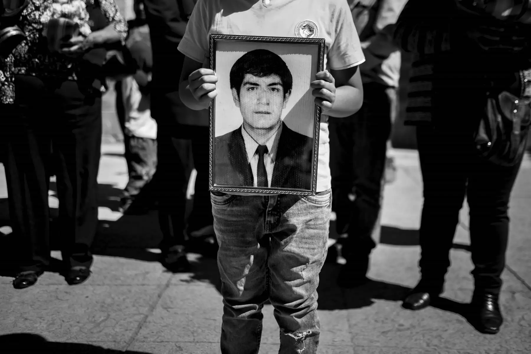 Retrato de Faustino con sus familiares detrás, a la salida de la misa. Foto: ANDINA/Facundo Geli