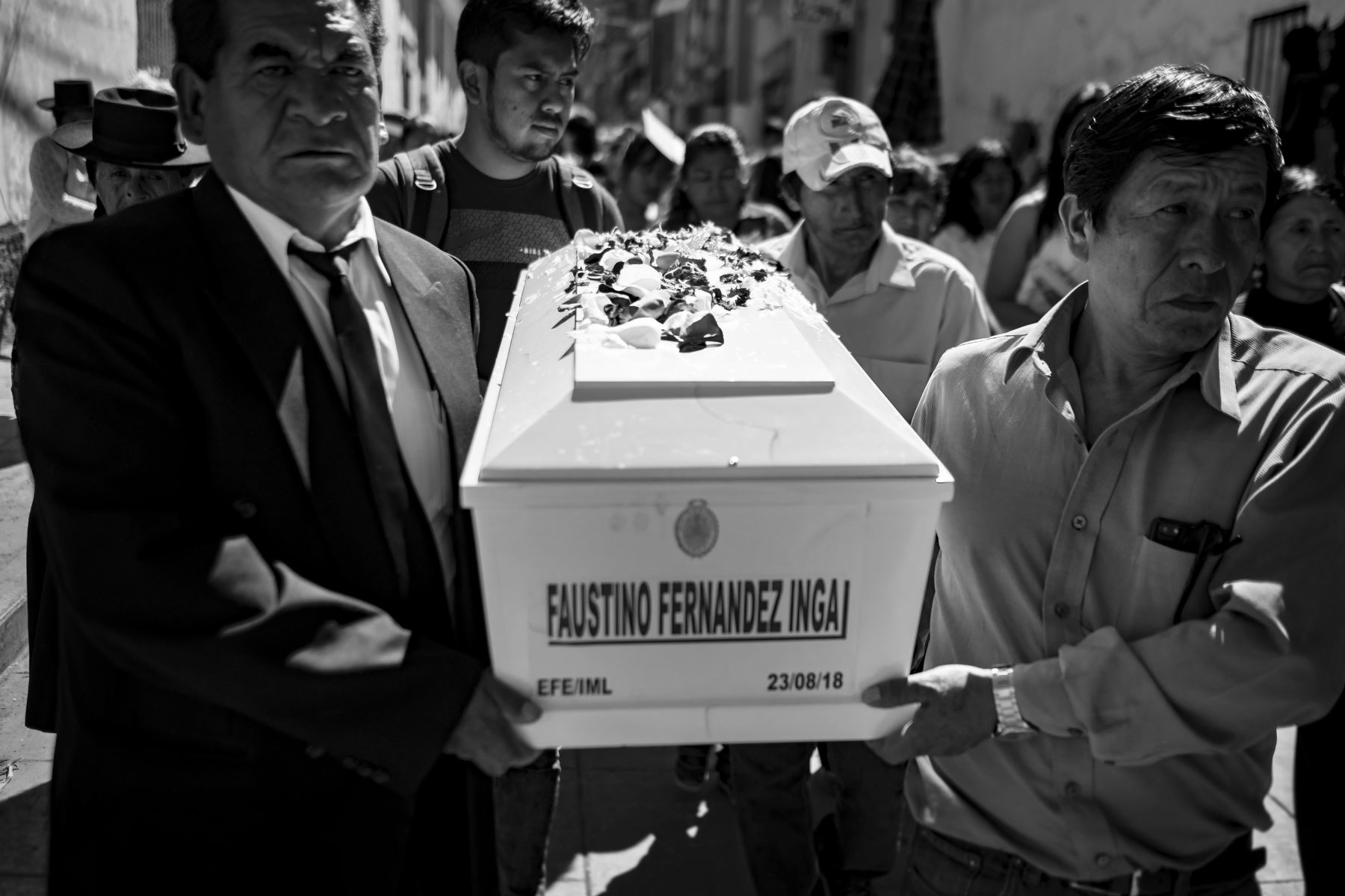 Familiares sepultan 34 años después a víctima de violencia en Ayacucho. ANDINA/Difusión