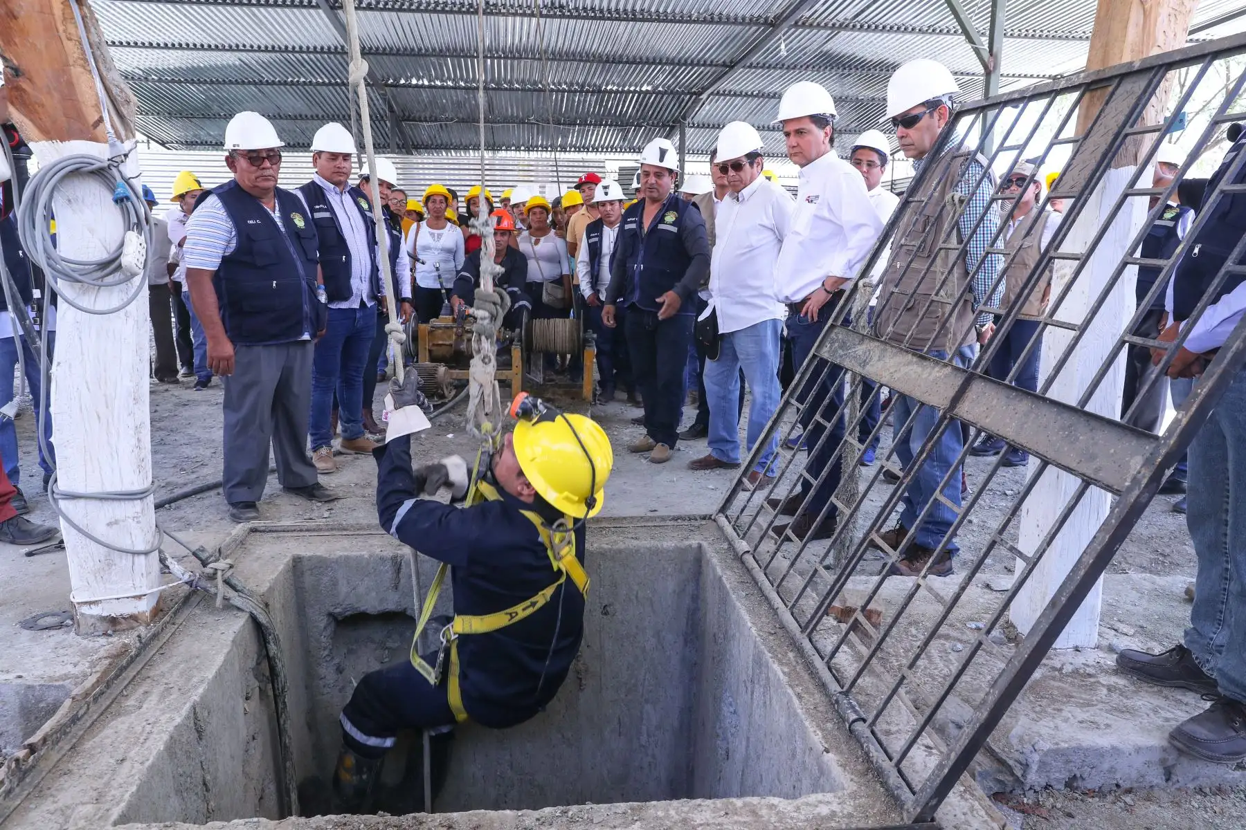 Mineros artesanales recibieron certificados de autorización de inicio de actividades en la localidad de Suyo, Piura. Foto: ANDINA/Minem