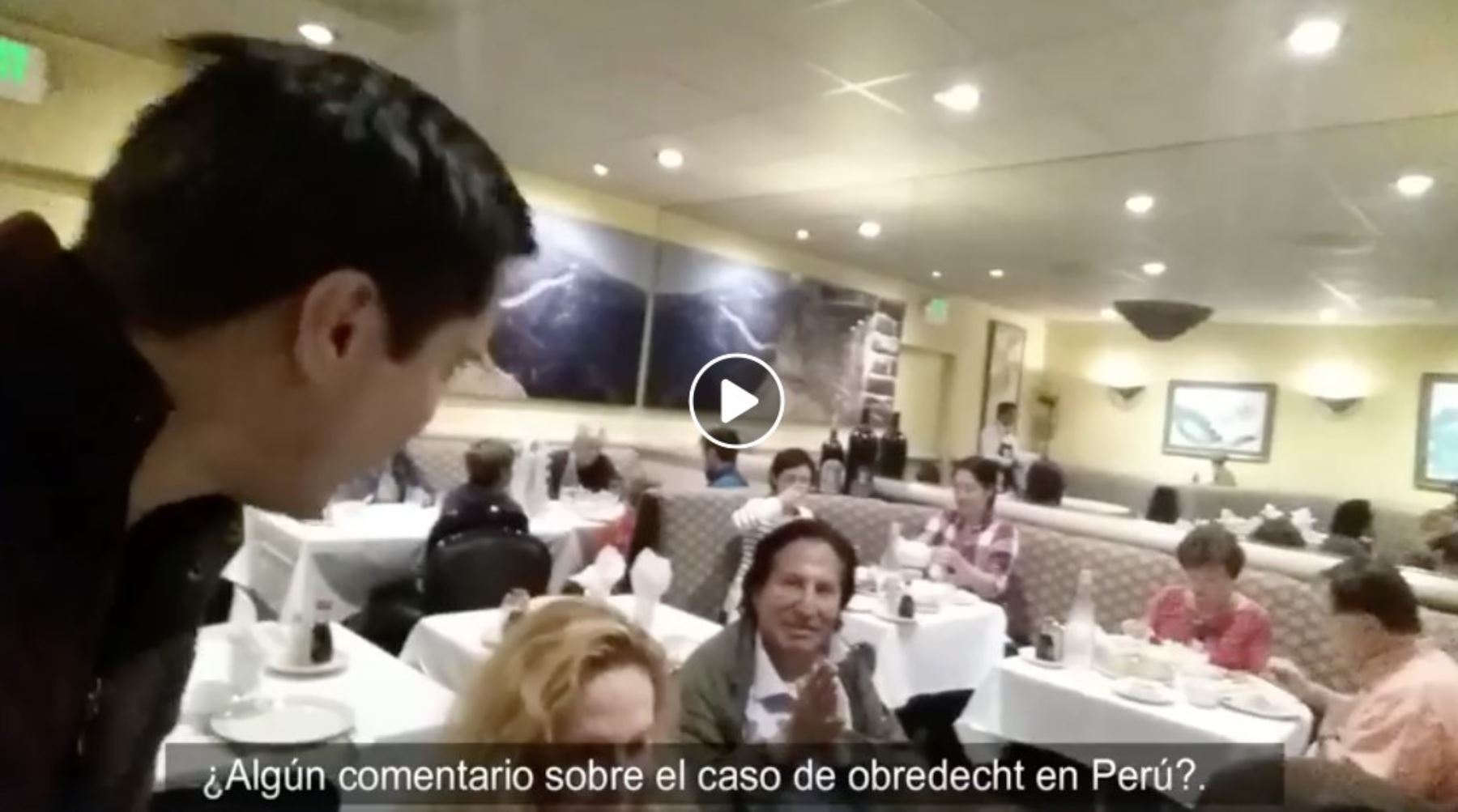 Expresidente Alejandro Toledo fue grabado en un restaurante de California, Estados Unidos.