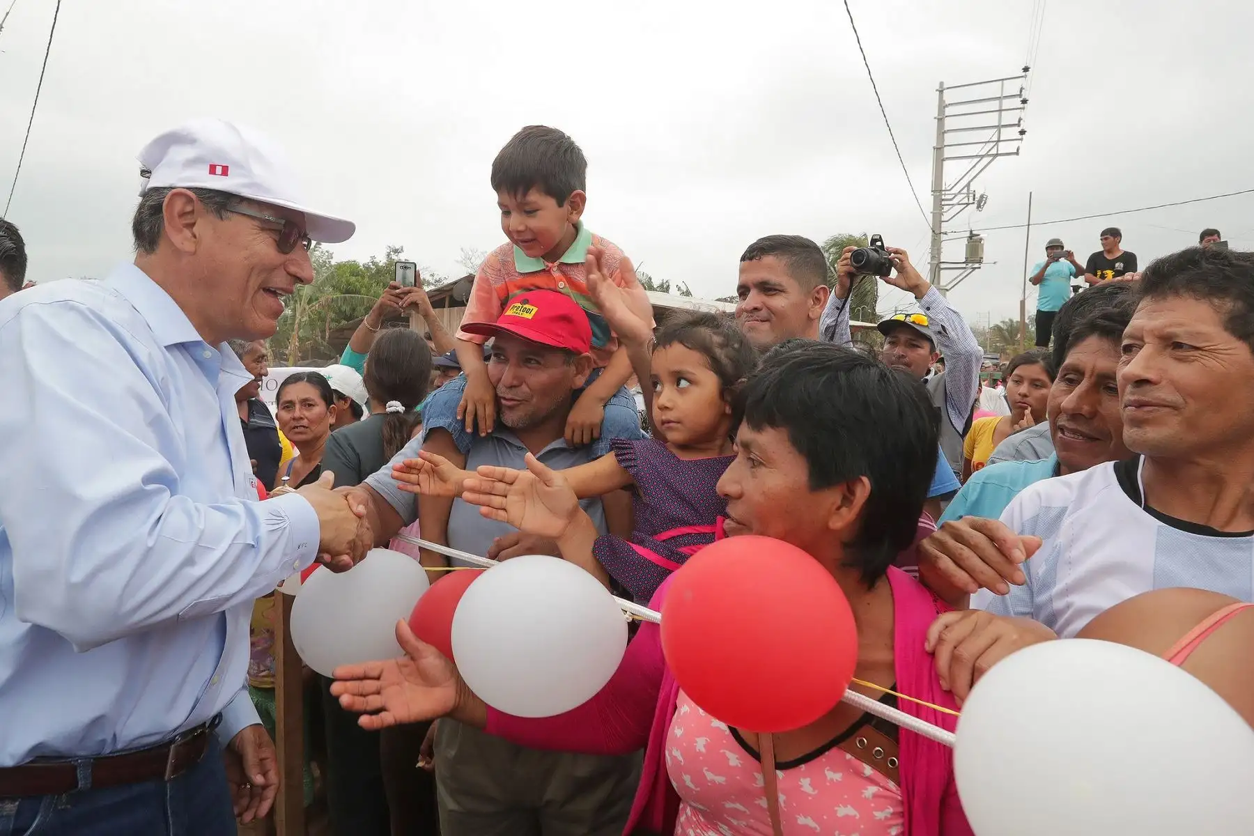 Presidente Martín Vizcarra visita la región Madre de Dios.