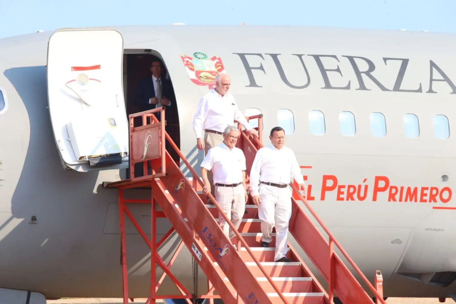 El presidente de la República, Martín Vizcarra, llegó esta mañana a la ciudad de Cobija para asistir al IV Gabinete Binacional con Bolivia. Foto: ANDINA/Prensa Presidencia