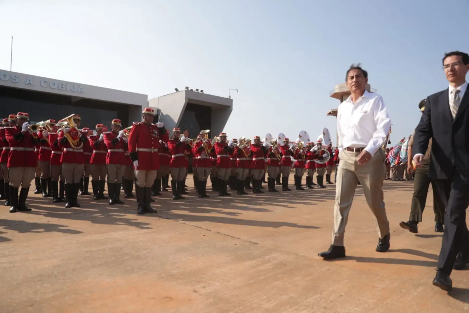 El presidente de la República, Martín Vizcarra, llegó esta mañana a la ciudad de Cobija para asistir al IV Gabinete Binacional con Bolivia. Foto: ANDINA/Prensa Presidencia