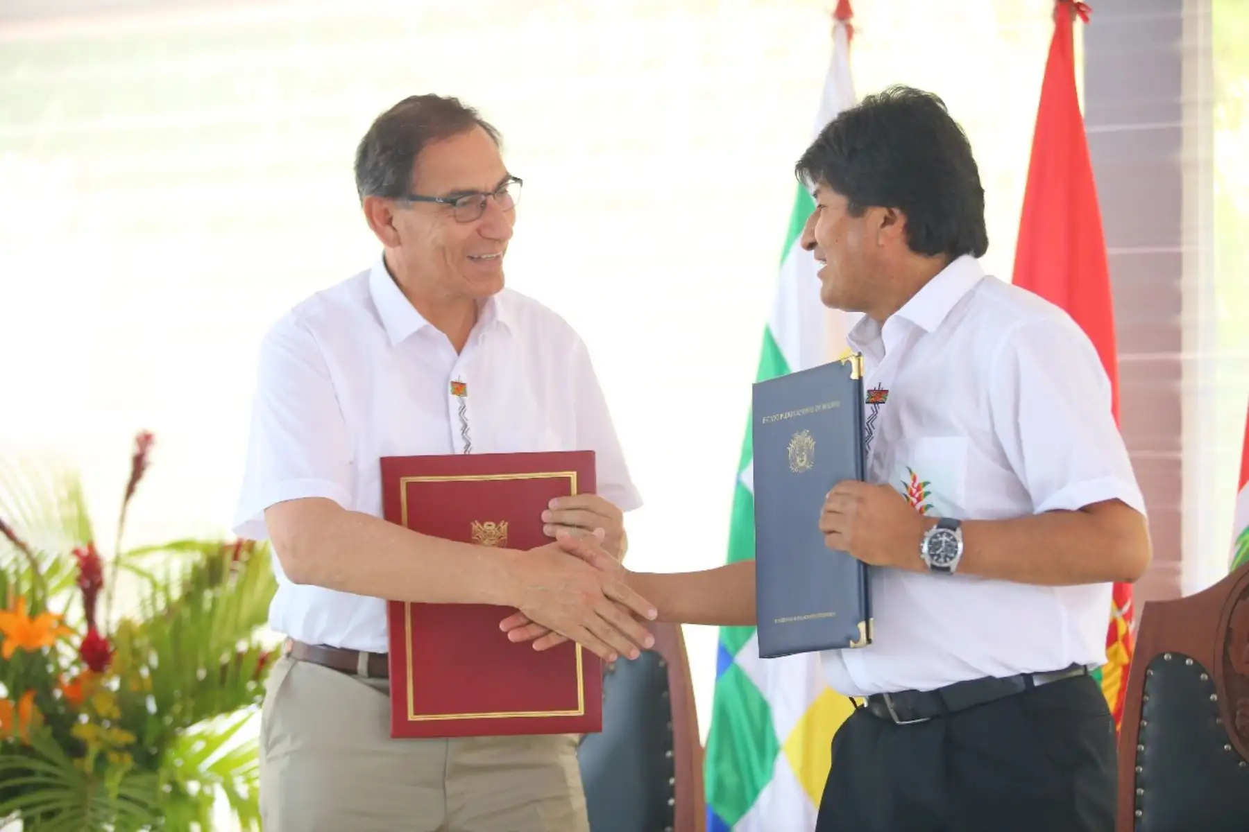 El presidente, Martín Vizcarra y su homólogo boliviano, Evo Morales, participan en la ceremonia de suscripción de la declaración conjunta de documentos Bilaterales tras el Encuentro Presidencial y IV Gabinete Ministerial Binacional Perú-Bolivia. Foto: ANDINA/Prensa Presidencia.