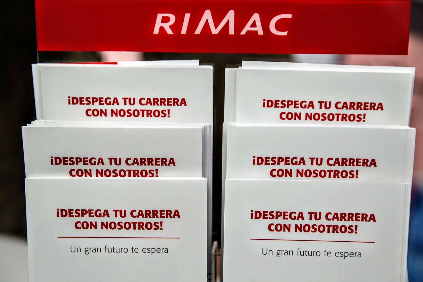 En la explanada del Centro de Tecnologías de Información y Comunicaciones de la UNI se desarrolla feria laboral en la que se ofertarán mas de mil puestos de trabajo y programas de práctica. Foto: ANDINA/Luis Iparraguirre