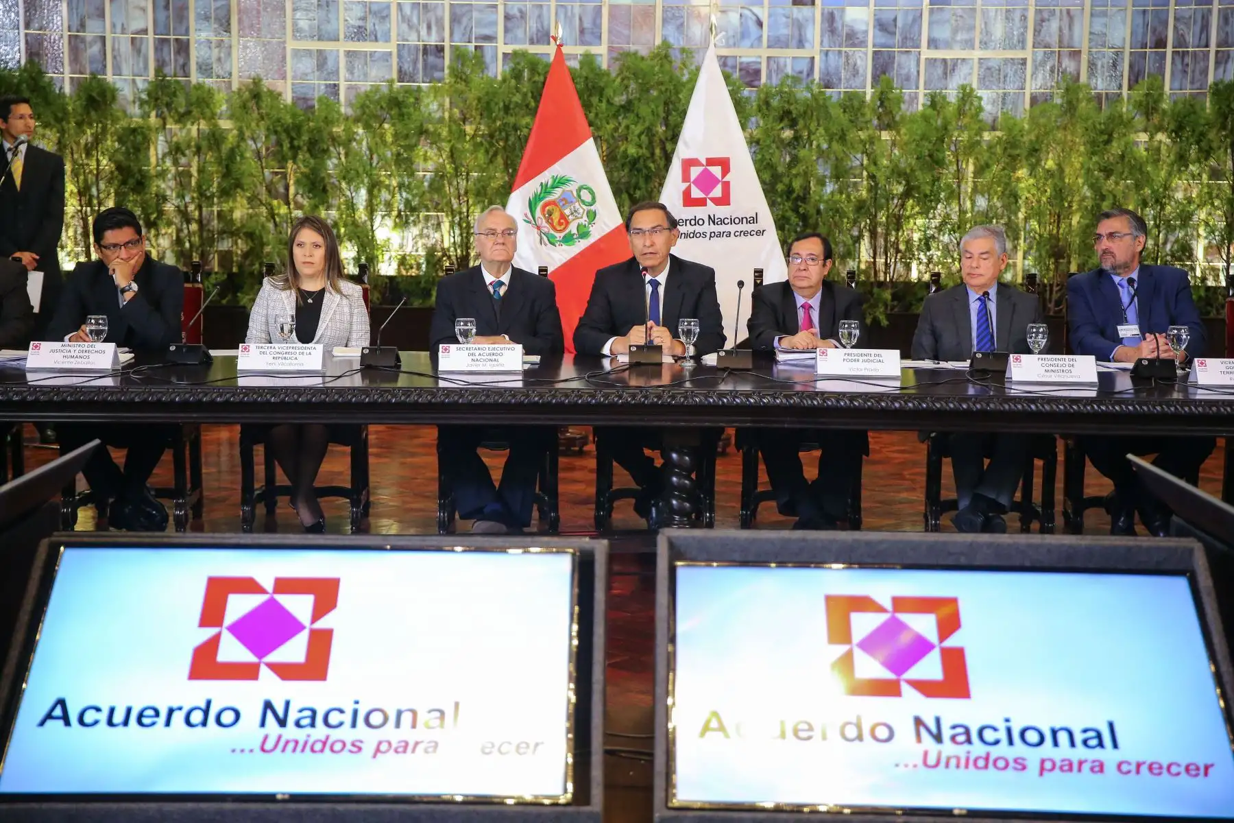 Presidente de la República, Martin Vizcarra, lidera la reunión del Acuerdo Nacional sobre la Reforma Política y del Sistema de Justicia. Foto: ANDINA/Prensa Presidencia