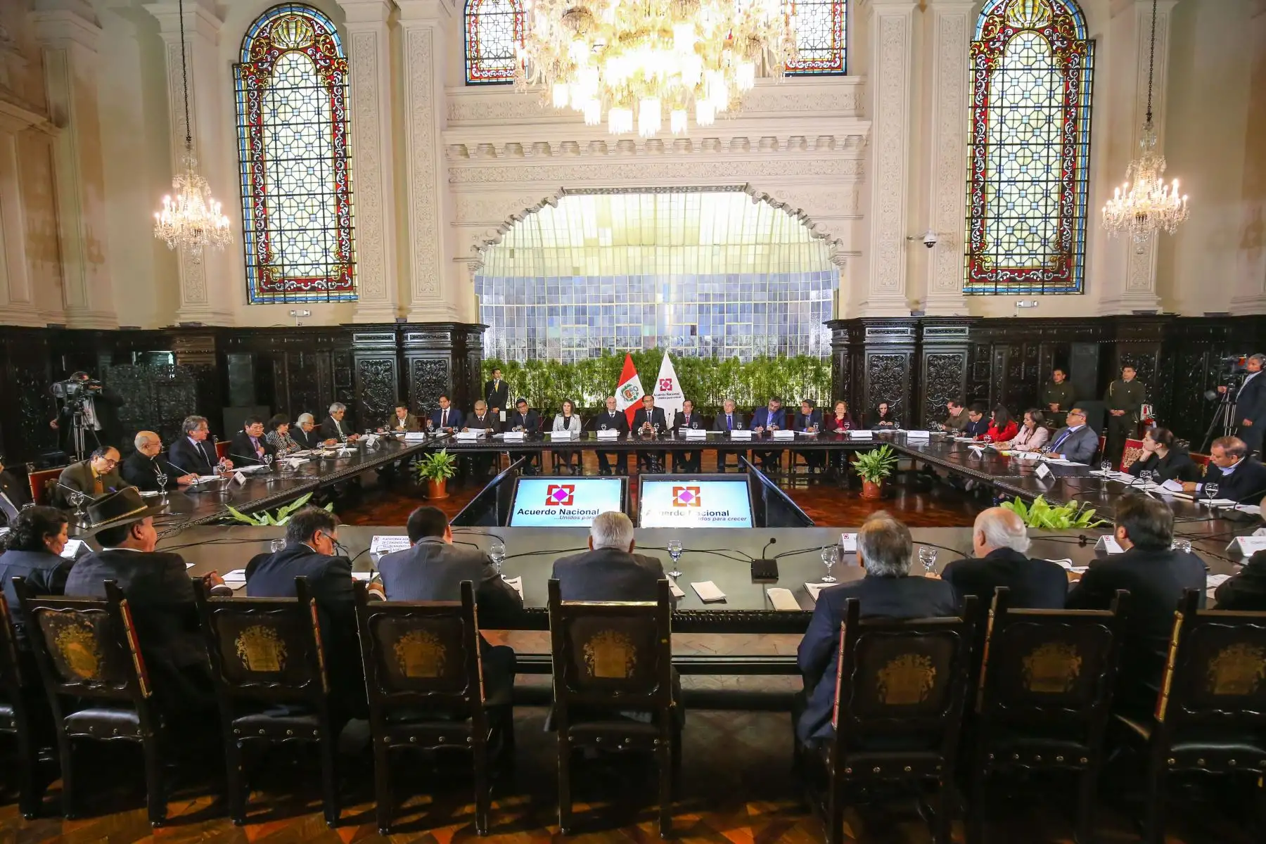 Presidente de la República, Martin Vizcarra, lidera la reunión del Acuerdo Nacional sobre la Reforma Política y del Sistema de Justicia. Foto: ANDINA/Prensa Presidencia