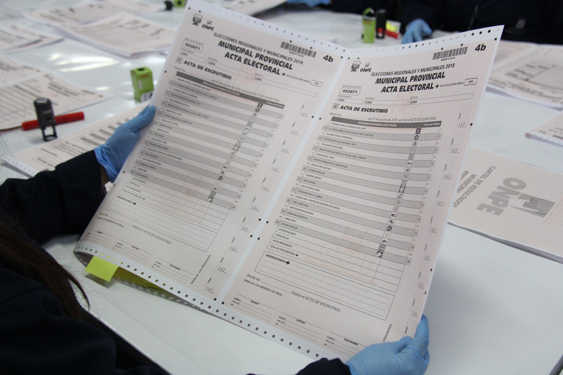 ONPE inicia impresión de actas padrón para elecciones municipales y regionales 2018.