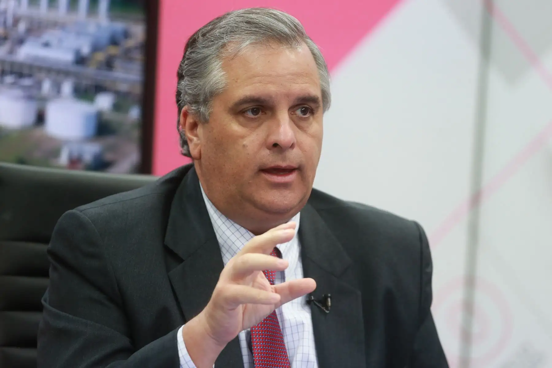 Mesa redonda, sobre nueva ley de hidrocarburos. ANDINA/Vidal Tarqui