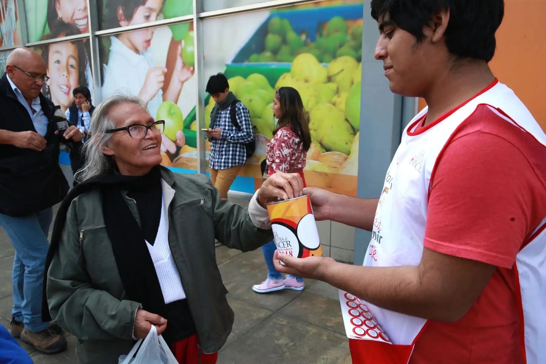 Asimismo, se podrá donar en la página web de la Liga Contra el Cáncer (www.ligacancer.org.pe) o las ‘latas virtuales’ que se encontrarán ubicadas en diversas plataformas digitales. Foto: ANDINA/Norman Córdova