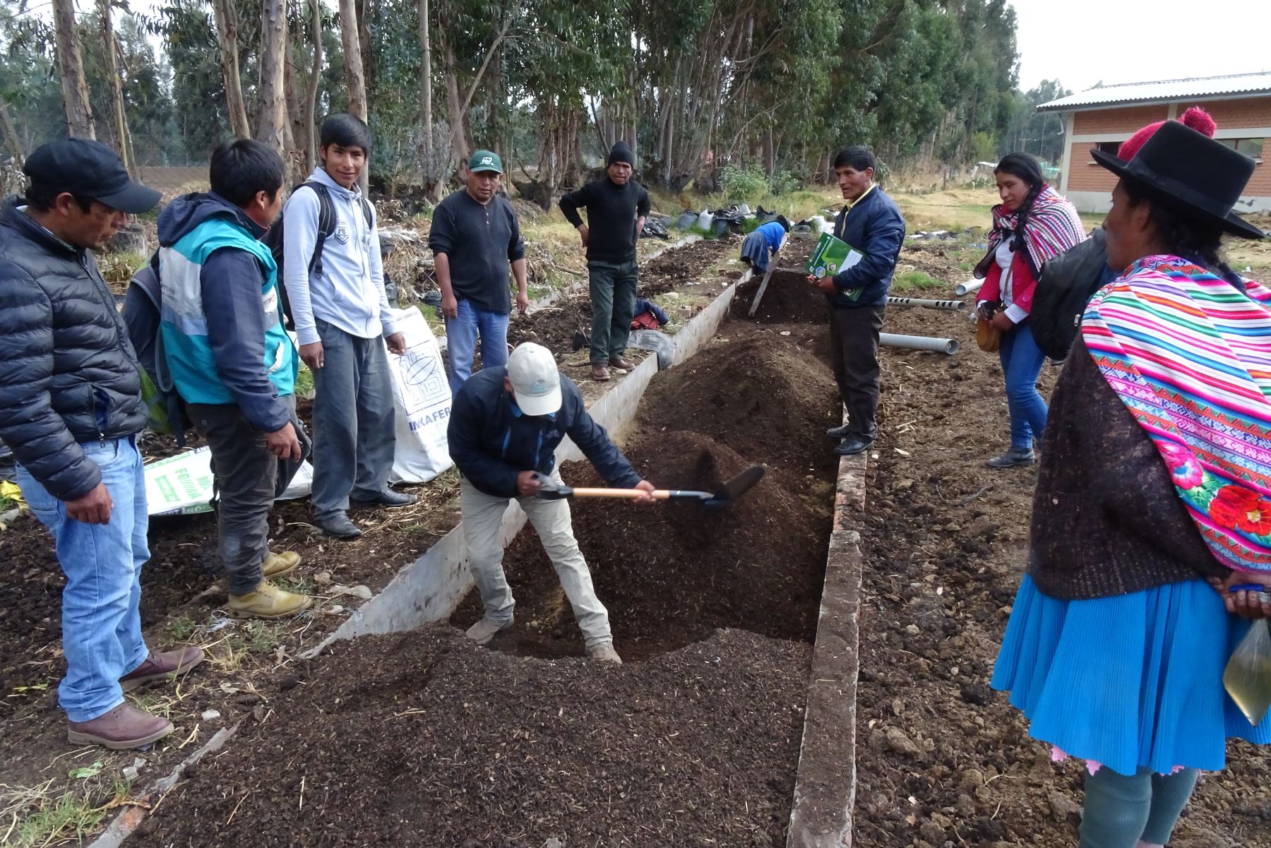 Productores de Huancavelica aprenden técnicas para conservar suelos agrícolas