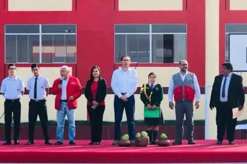El ministro de Vivienda, Construcción y Saneamiento, Javier Piqué, anunció hoy que el Ejecutivo, través de su sector, ejecutará el proyecto “Esquema Anexo 22 Pampa de Jicamarca”, que permitirá la ampliación del sistema de agua potable y alcantarillado para el distrito de San Antonio de Huarochirí, que beneficiará a más de 65,000 habitantes.