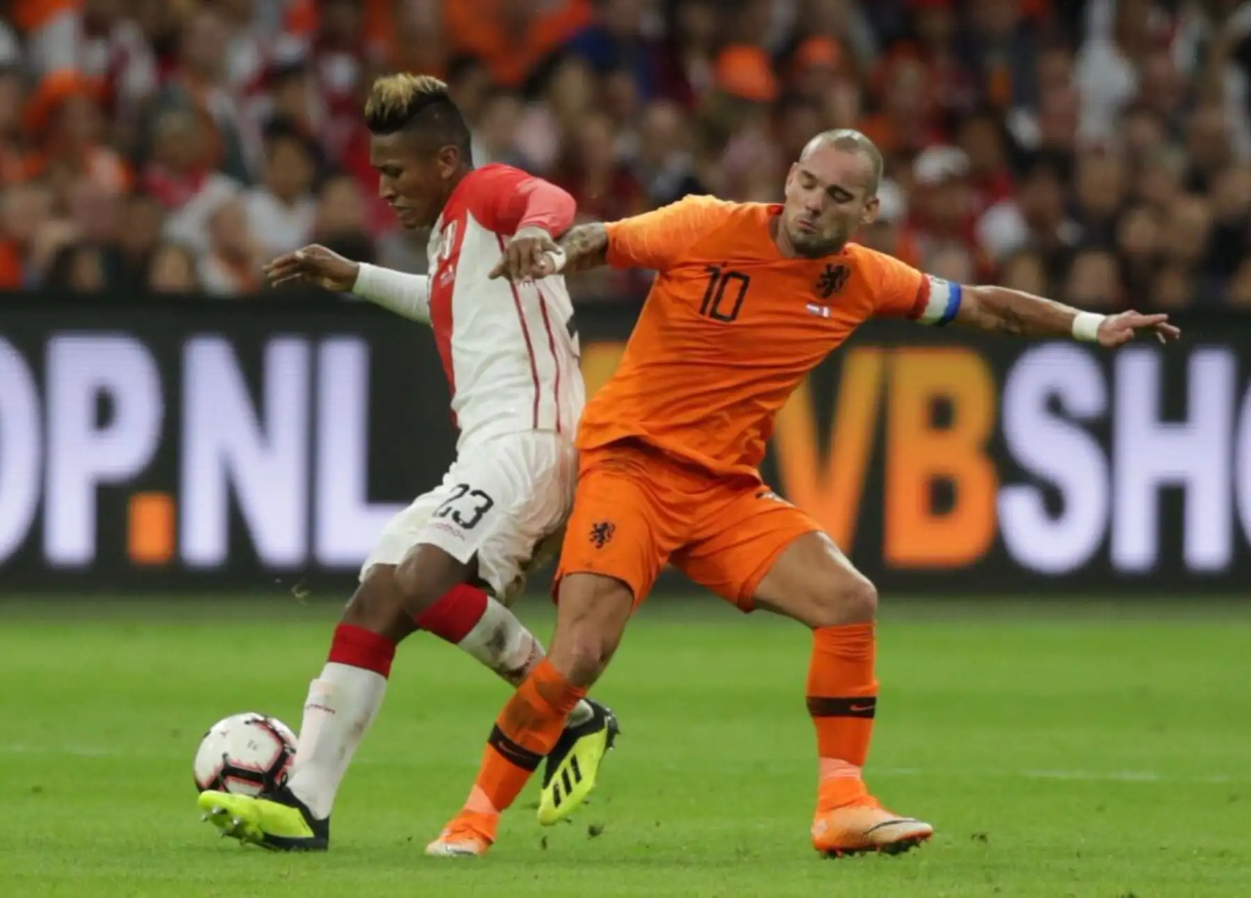 Partido amistoso entre Perú y Holanda , en el  estadio Johan Cruijff Arena en Amsterdam (Holanda). Foto: ANDINA/FPF